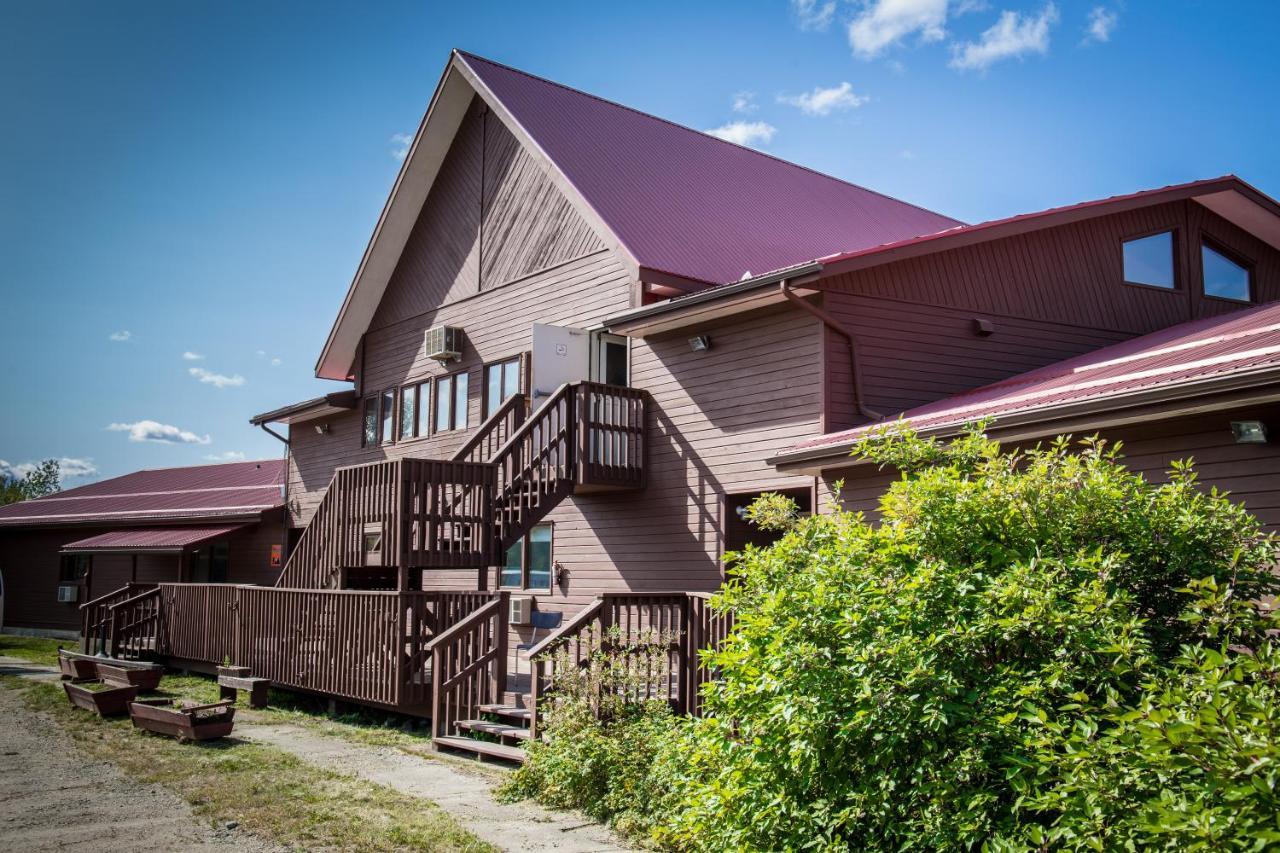 Bedrock Motel Mayo Екстер'єр фото