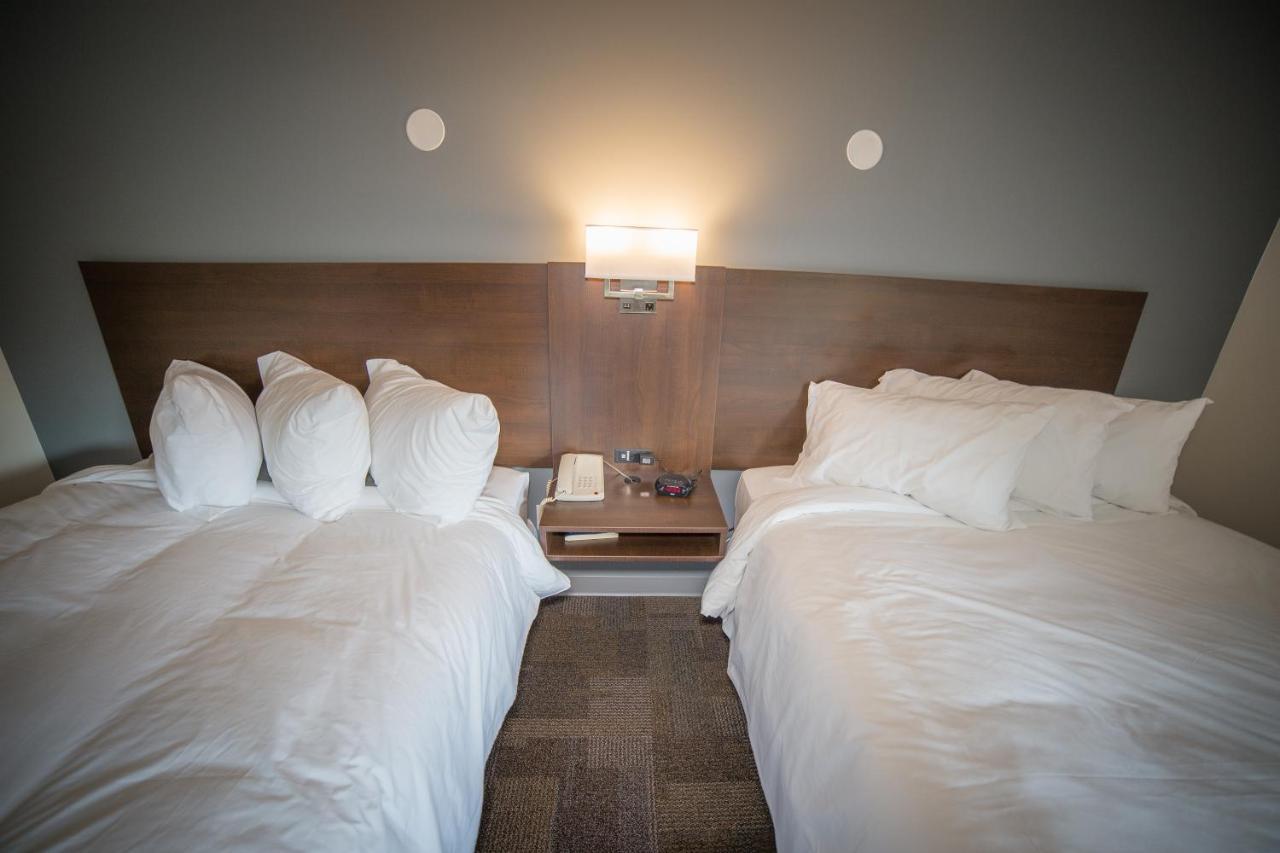 Bedrock Motel Mayo Екстер'єр фото